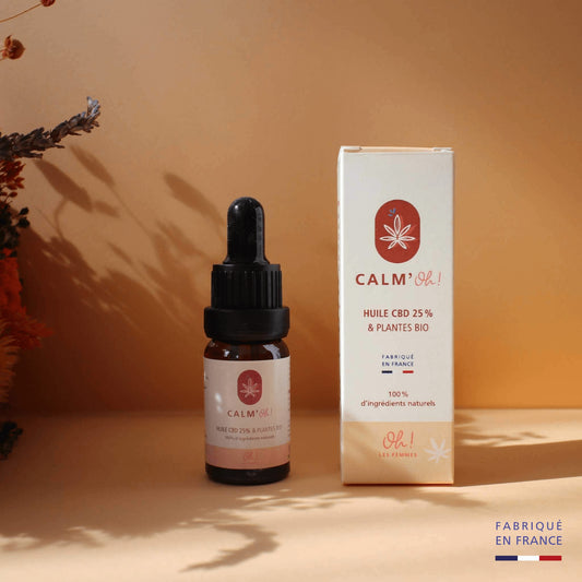 oh les femmes Huile CBD 25 % et plantes Bio calm'oh fabriqué en France 100 % ingrédients naturels : CBD 25%, Achillé millefeuille, fenouil, huile d'onagre flacon 10mL