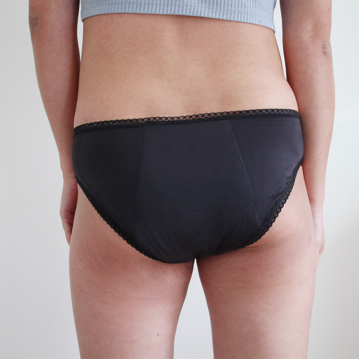 culotte menstruelle noire modèle billy au porté dos